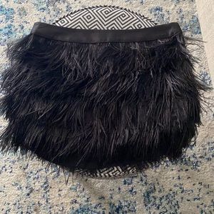 Express feather skirt